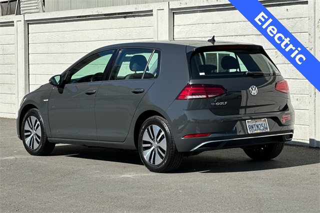 Used 2019 Volkswagen e-Golf e-Golf SE with VIN WVWKR7AU8KW919317 for sale in San Leandro, CA